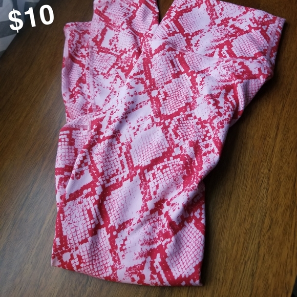 Fabletics - Picture 1 of 1